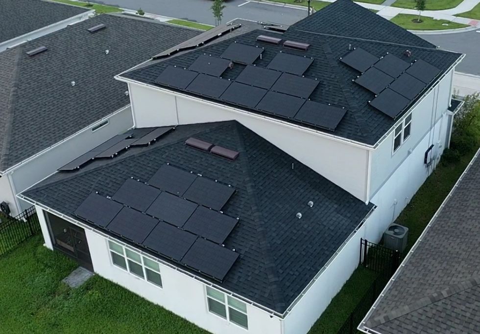 Buying solar panels vs leasing solar panels in Florida